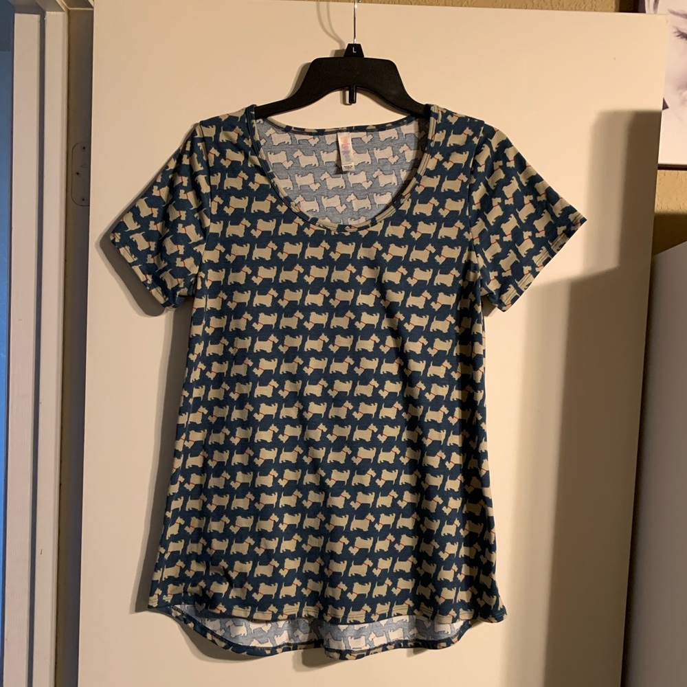 EUC Lularoe Scottie Perfect Tee small